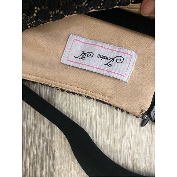 Jessica Howard Black Lace Shift Dress with Contrast Lining Size Medium* - Picture 7 of 9